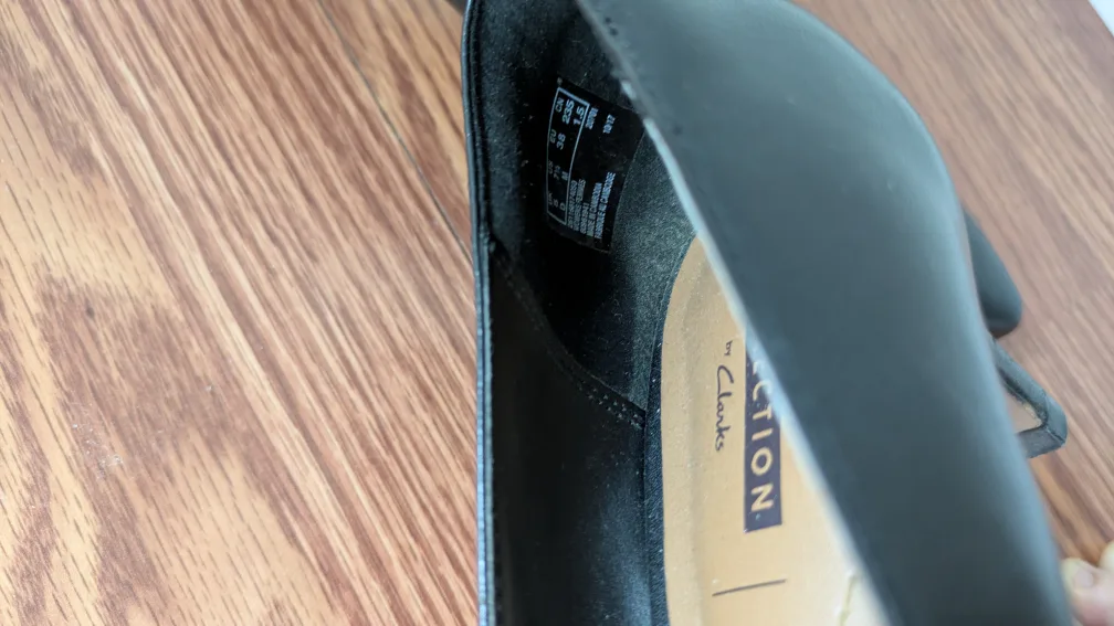 LAST CHANCE: Clarks - Size 7.5 Heels image indicator(3)