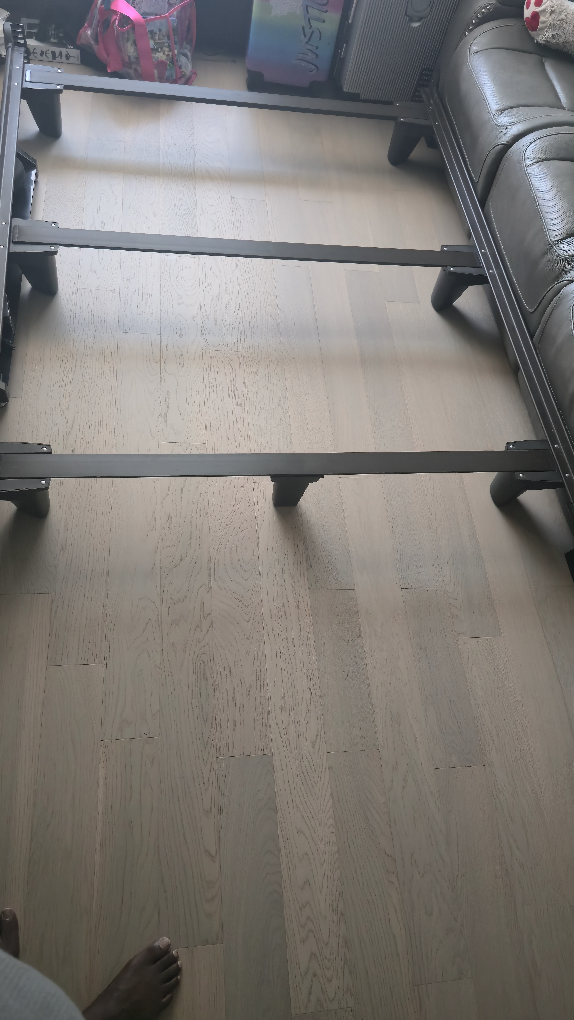 Queen bed frame - photo 2