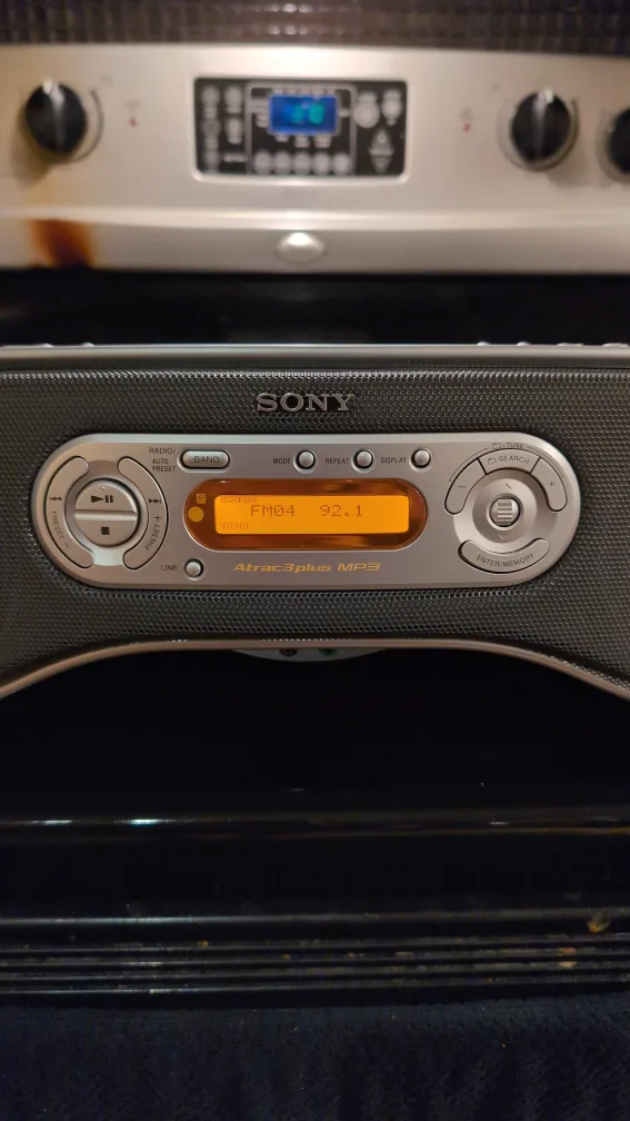 Sony Portable Radio/CD/MP3 Player image indicator(3)