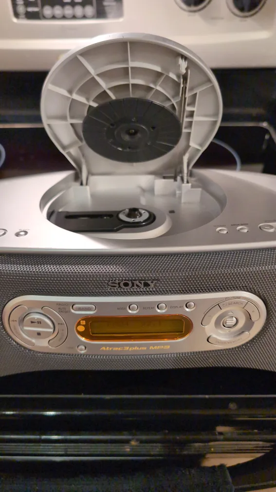 Sony Portable Radio/CD/MP3 Player image indicator(10)