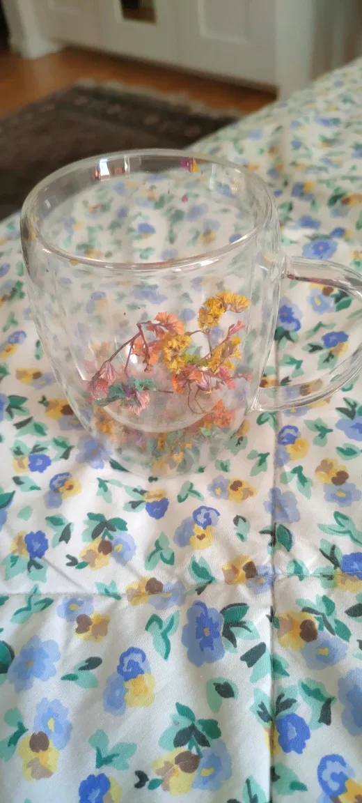 Glass Mug with Dried Flowers thumbnail