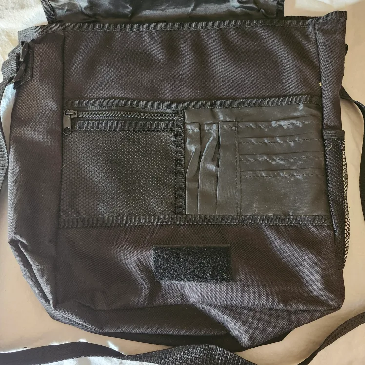 Strongbow Cider Black Messenger Bag image indicator(2)