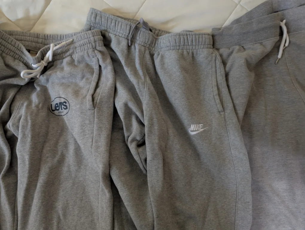 Nike, Champion, Levi's Grey Sweatpants - Size M image indicator(3)
