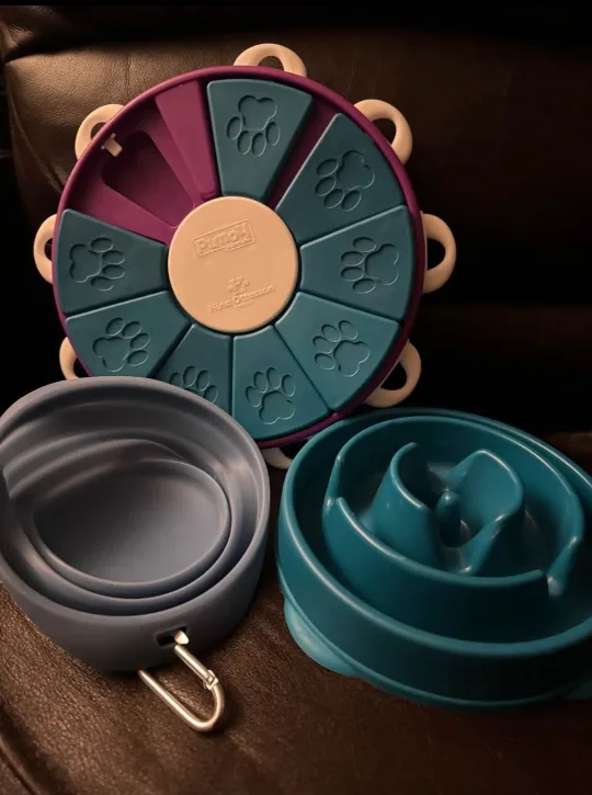 Dog Twister Puzzle Toy, Slow Feeder and Kurgo Collapsable Bowl thumbnail