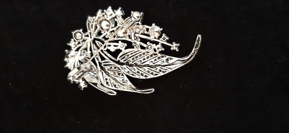 Vintage Leaf Brooch - photo 2