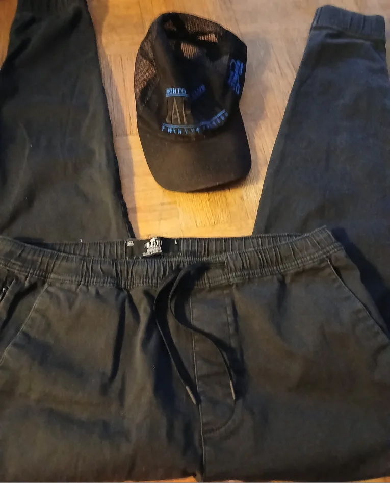 Hollister Skinny Jogger - Size L thumbnail