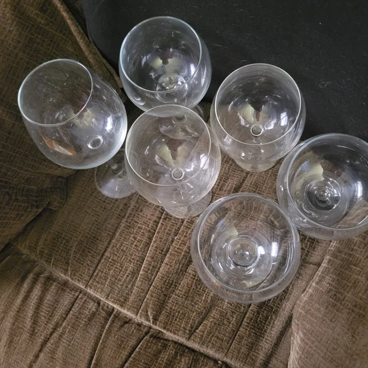 Wine Glasses - Set of 6 image indicator(2)