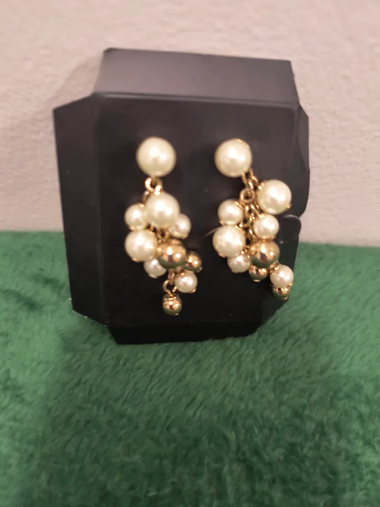 Pearl & Gold Tone Dangle Earrings thumbnail