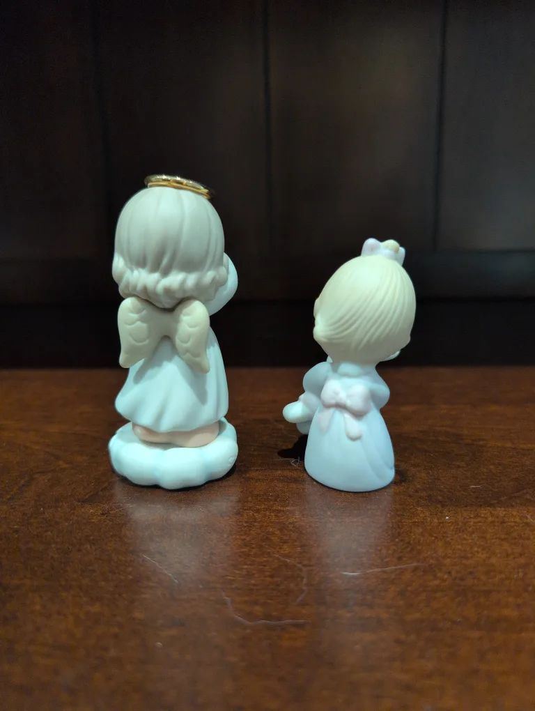 Precious Moments Angel Figurines image indicator(2)