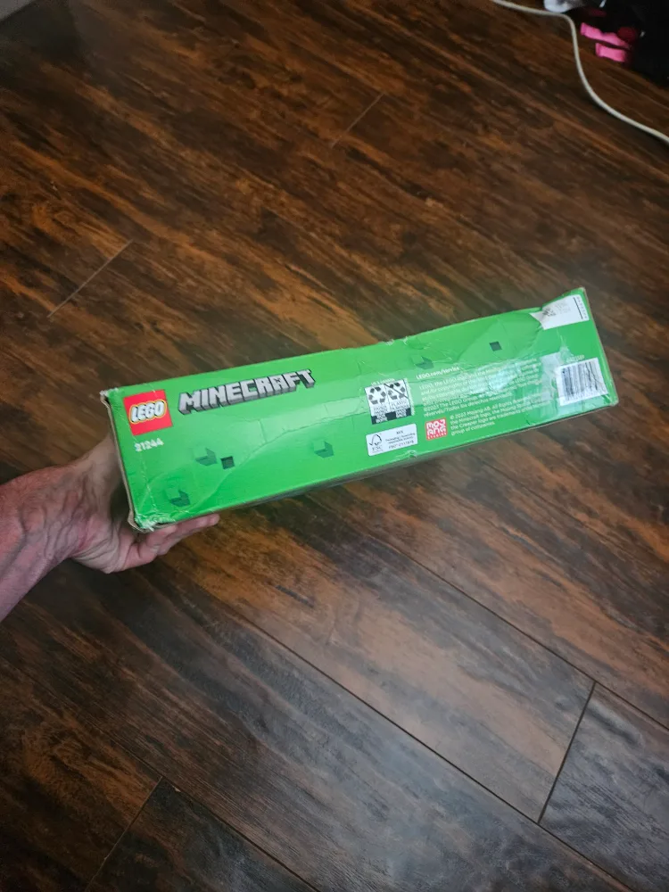 LEGO Minecraft The Sword Outpost 21244 Building Toys image indicator(9)