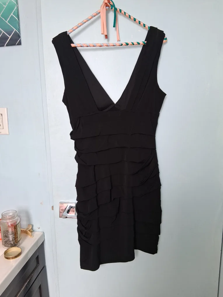 Le Chateau Black Dress - Size Large image indicator(2)