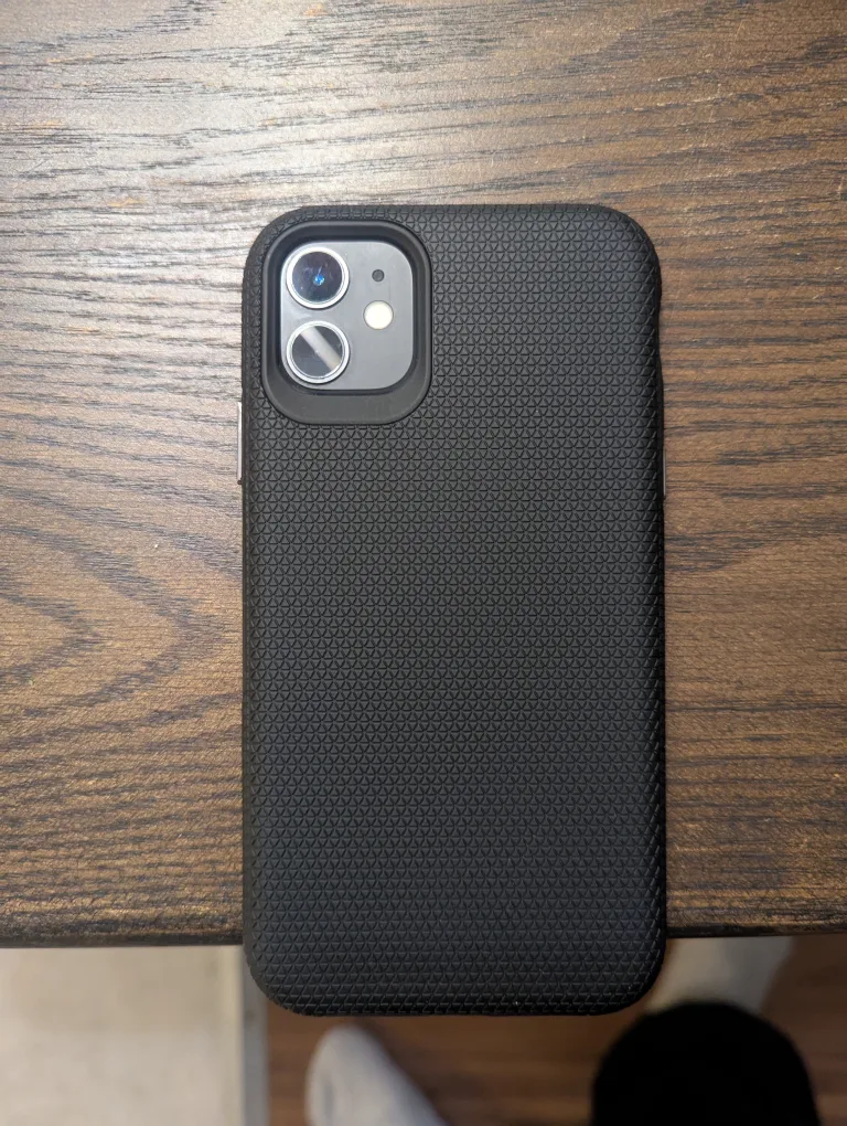 iPhone 11 64g  very good condition image indicator(6)