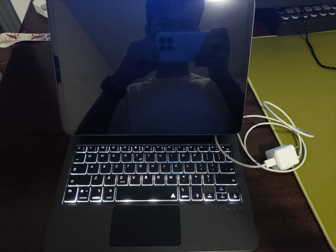 Apple iPad Pro M1 with keyboard Case - photo 2