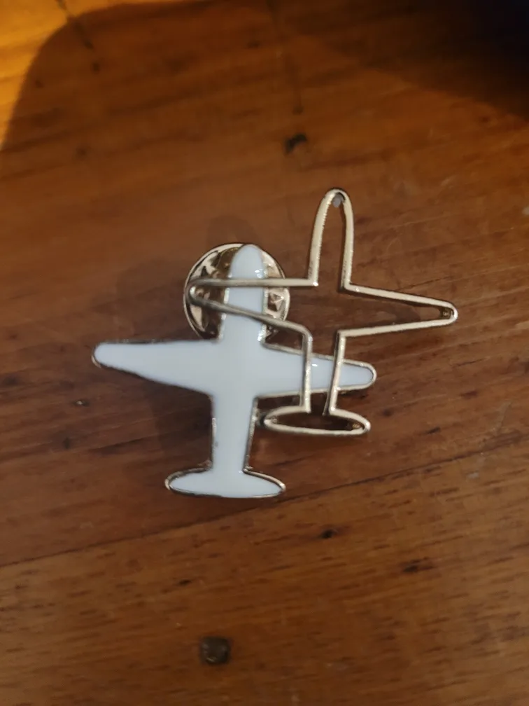Airplane Pin - White & Gold thumbnail