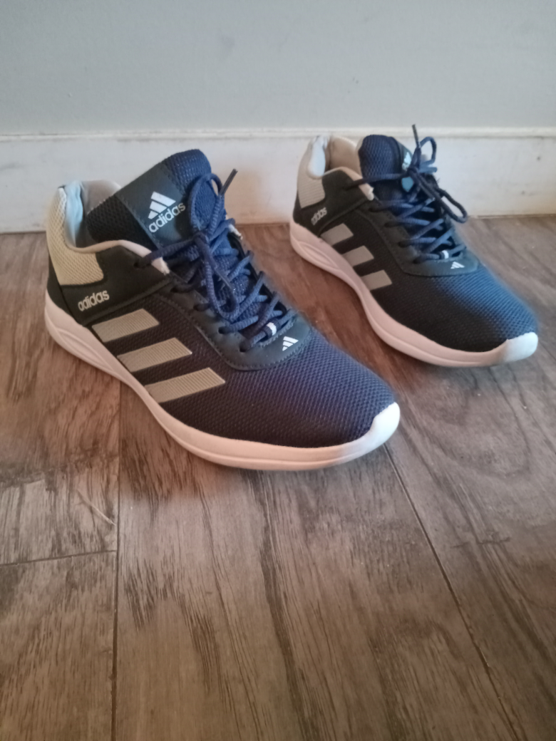 Men's Adidas sneakers size 8