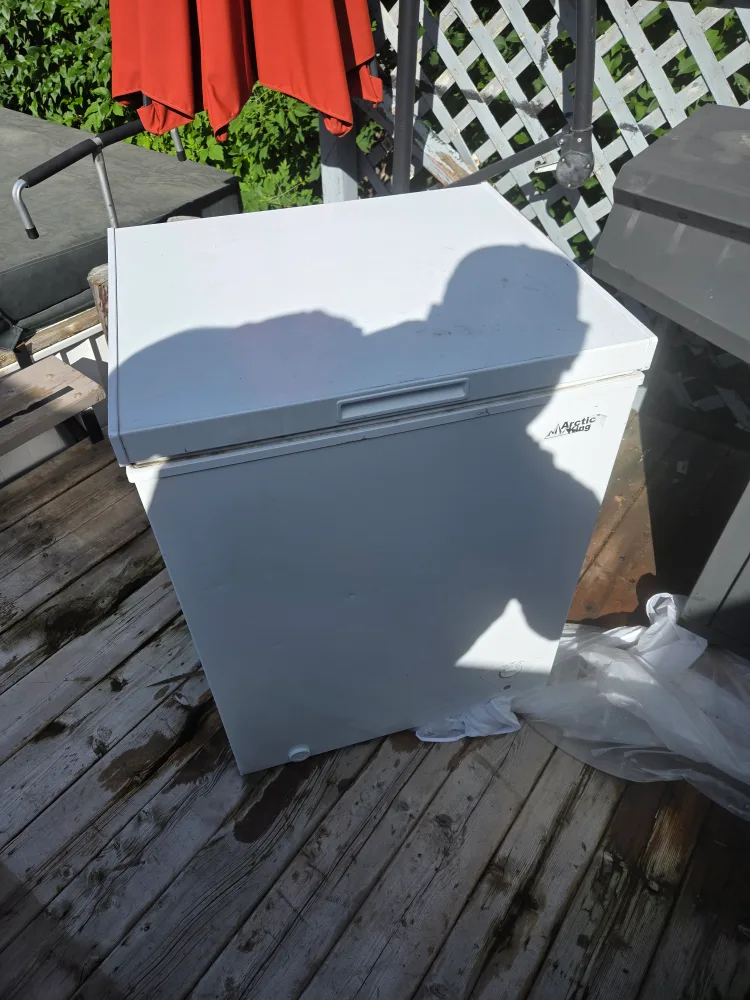 FREE DELIVERY!! Arctic King 5.0 cu.ft. freezer $140 thumbnail