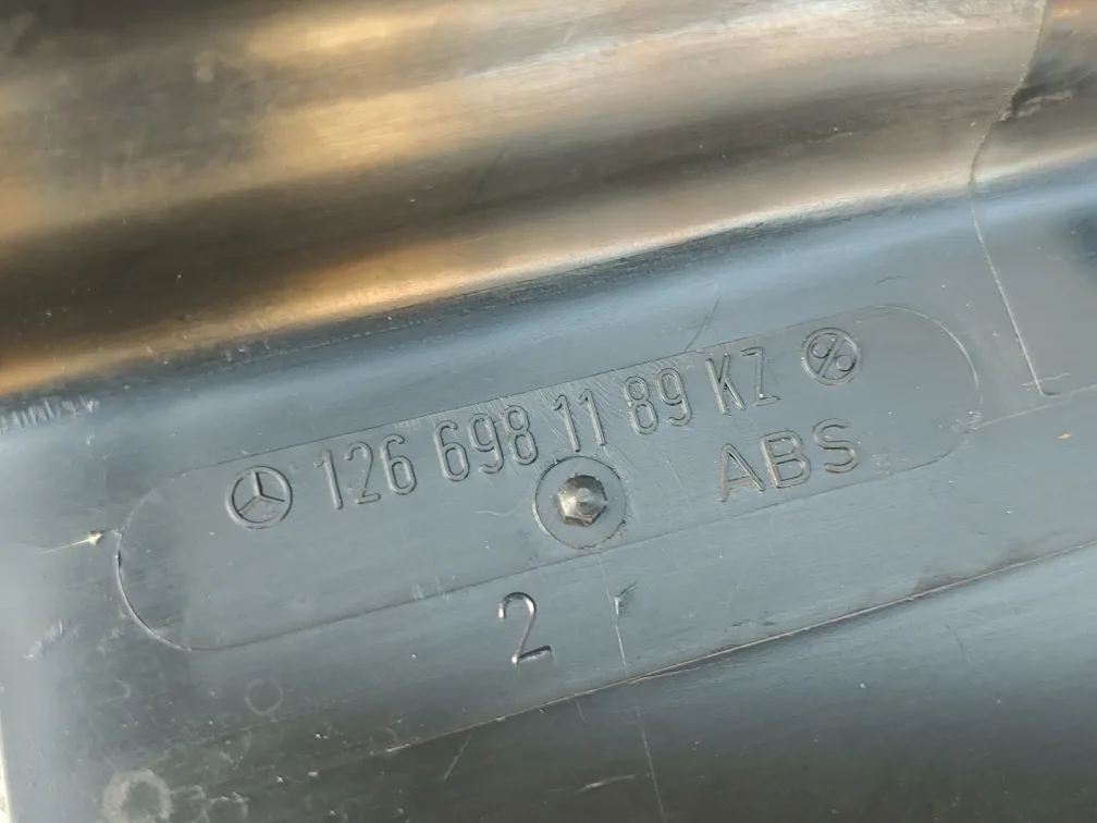 Mercedes Benz W126 C126 Plastic Trunk Sill Cover 126 698 1189 image indicator(2)