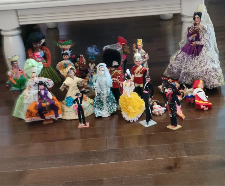 Vintage International Costume Dolls image indicator(9)