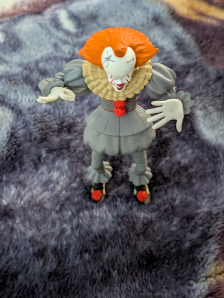 Pennywise IT Action Figure thumbnail
