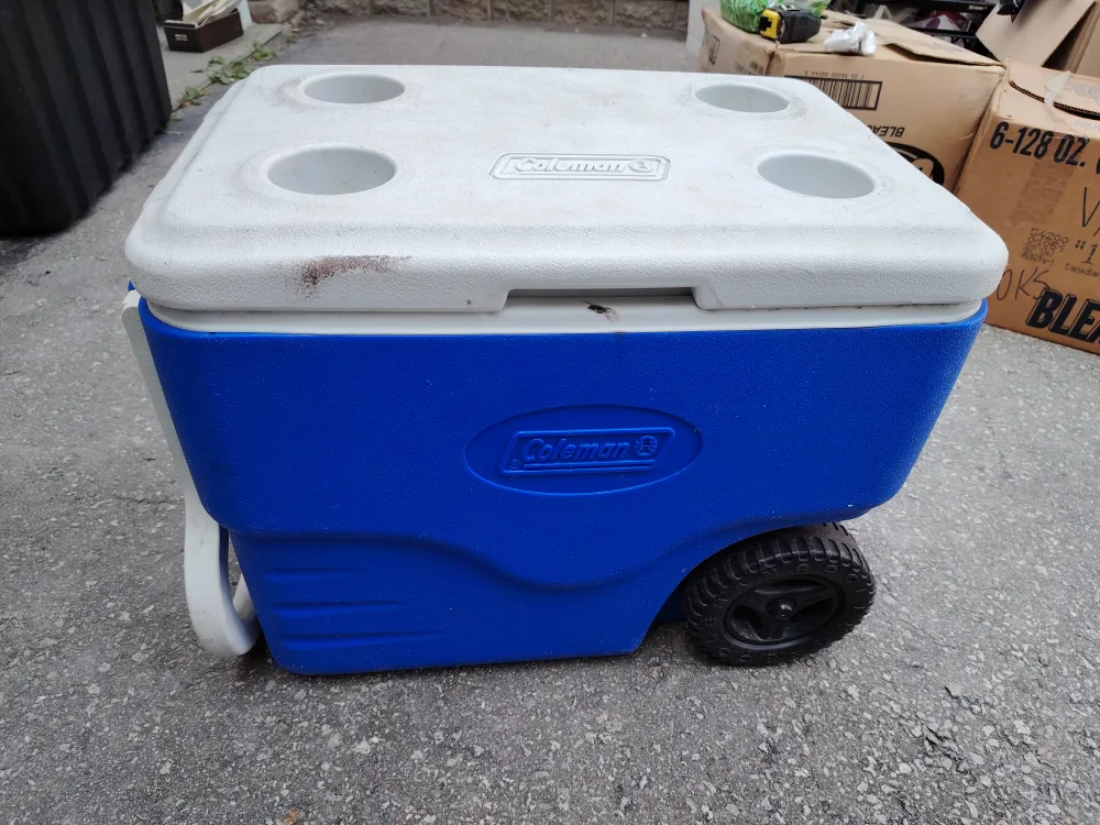 Coleman Wheeled Cooler - Blue & White image indicator(2)
