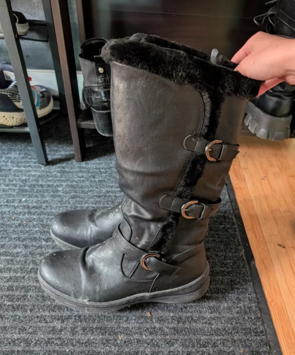 Black Winter Boots - Size 9 thumbnail