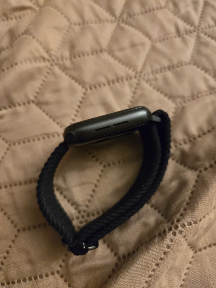 used apple watch se cellular/ good condition image indicator(4)
