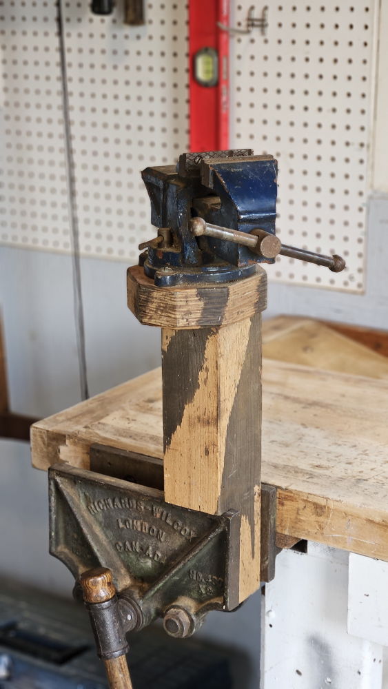 ONE OF A KIND WORK BENCH - photo 2