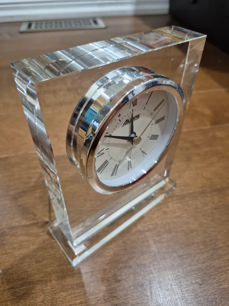 Alpine International Crystal Desk Clock image indicator(5)