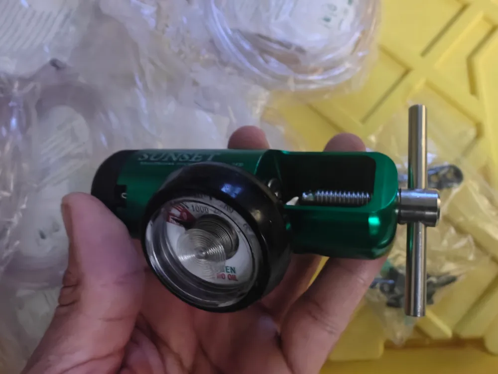 Sunset Oxygen Regulator & Salter Labs Nasal Cannulas image indicator(3)