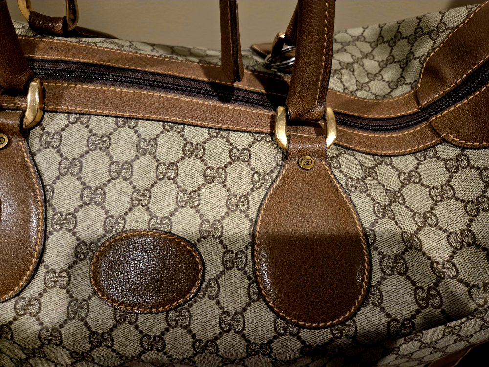 Authentic X-Large Gucci Monogram Duffle Bag, one owner - photo 2