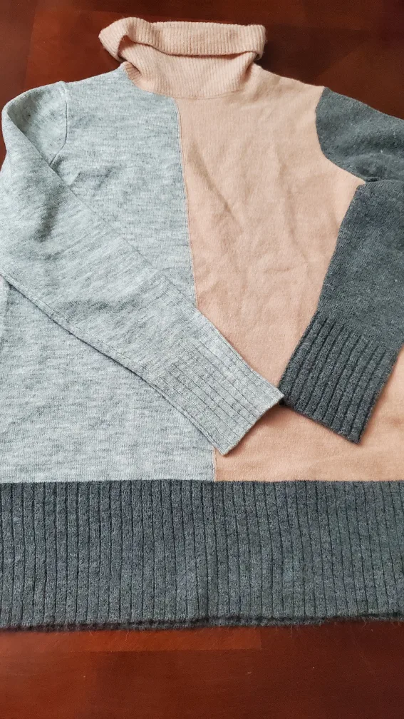 Girl's  blouse thumbnail