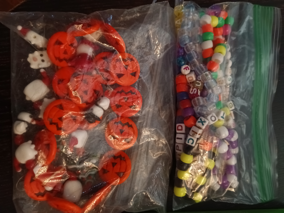Beading Kit with Harry Potter, Halloween, Letter Beads & Tray - photo 4