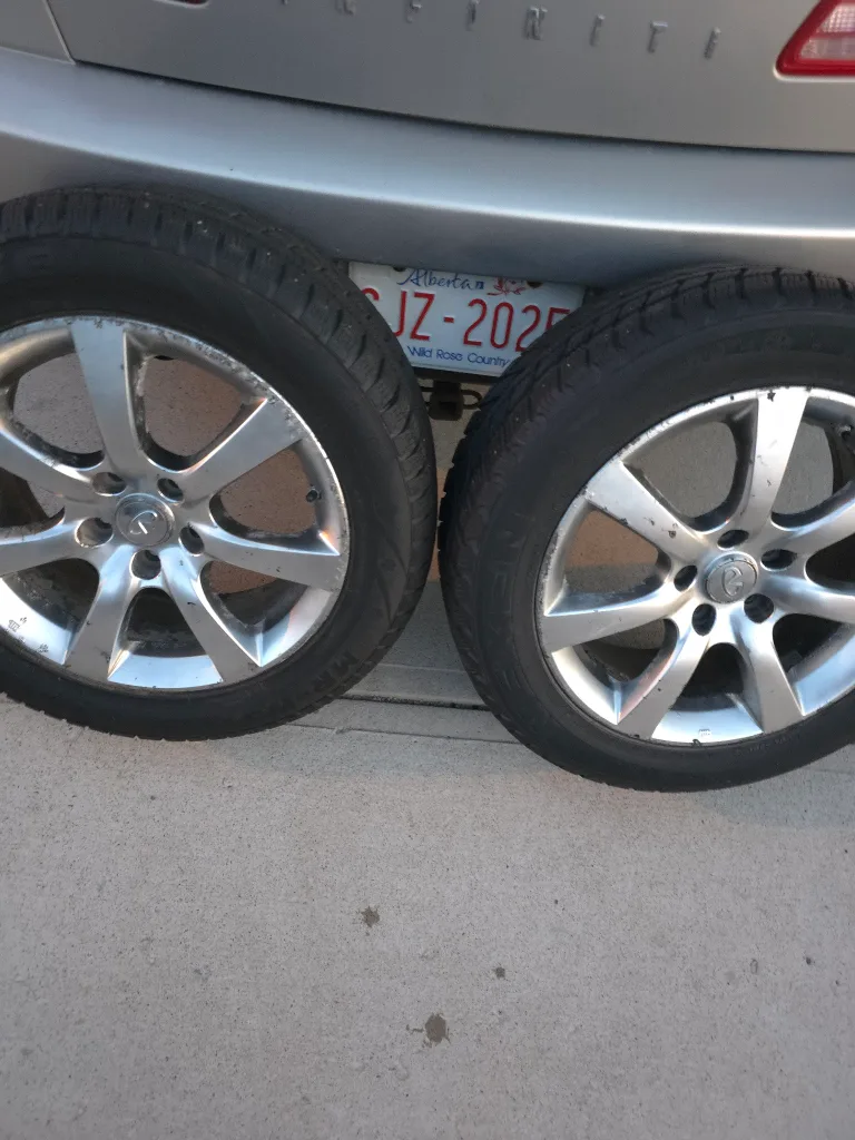 Mirage 225/55R17 Winter Tires on Rims image indicator(2)