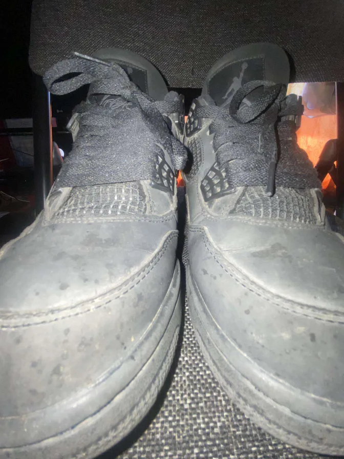 Jordan 4 Retro Black Cat Shoes creased image indicator(5)