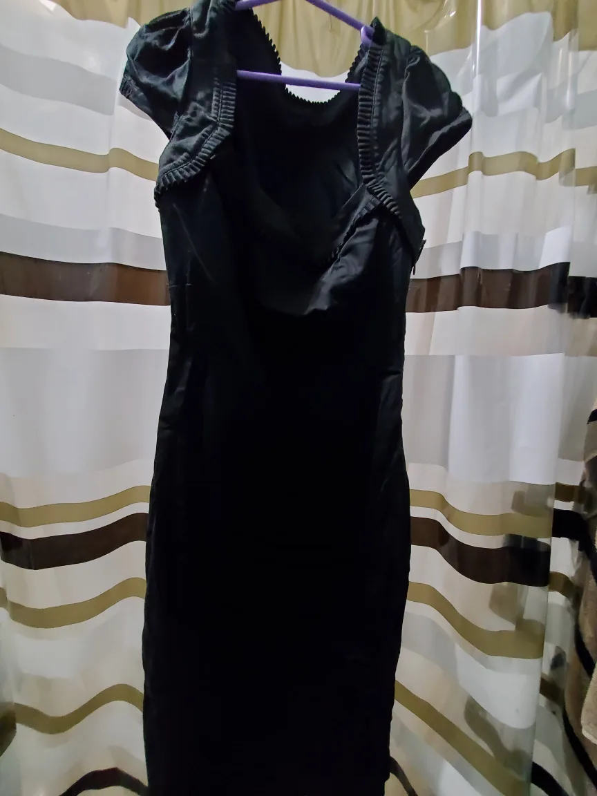 Elegant little black dress image indicator(3)