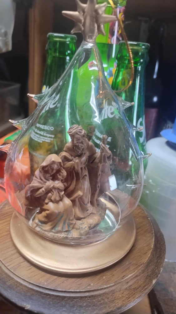 Nativity Scene Ornament - photo 2