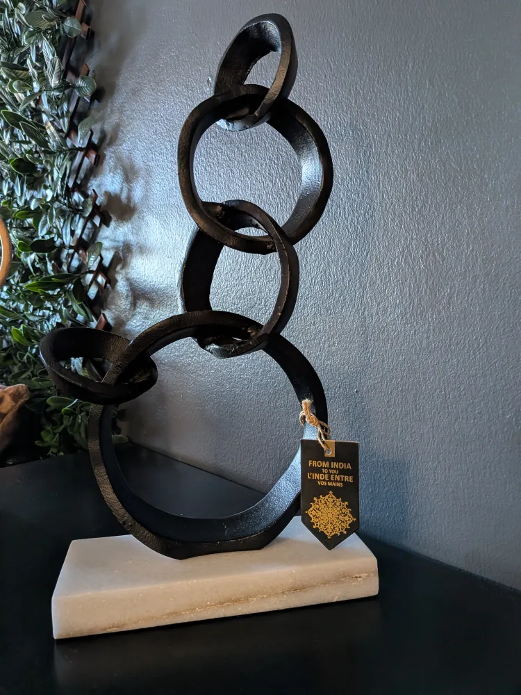 Metal Chain Link Sculpture from India image indicator(2)