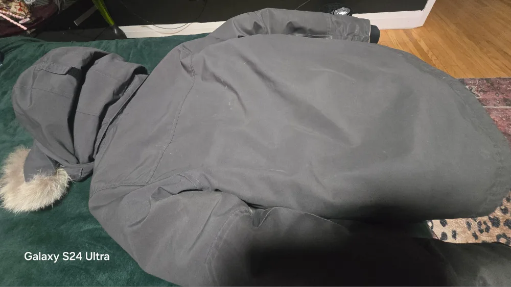 Canada Goose Parka image indicator(3)