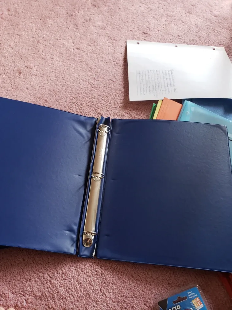 Used School Binders - English, Math, French image indicator(6)