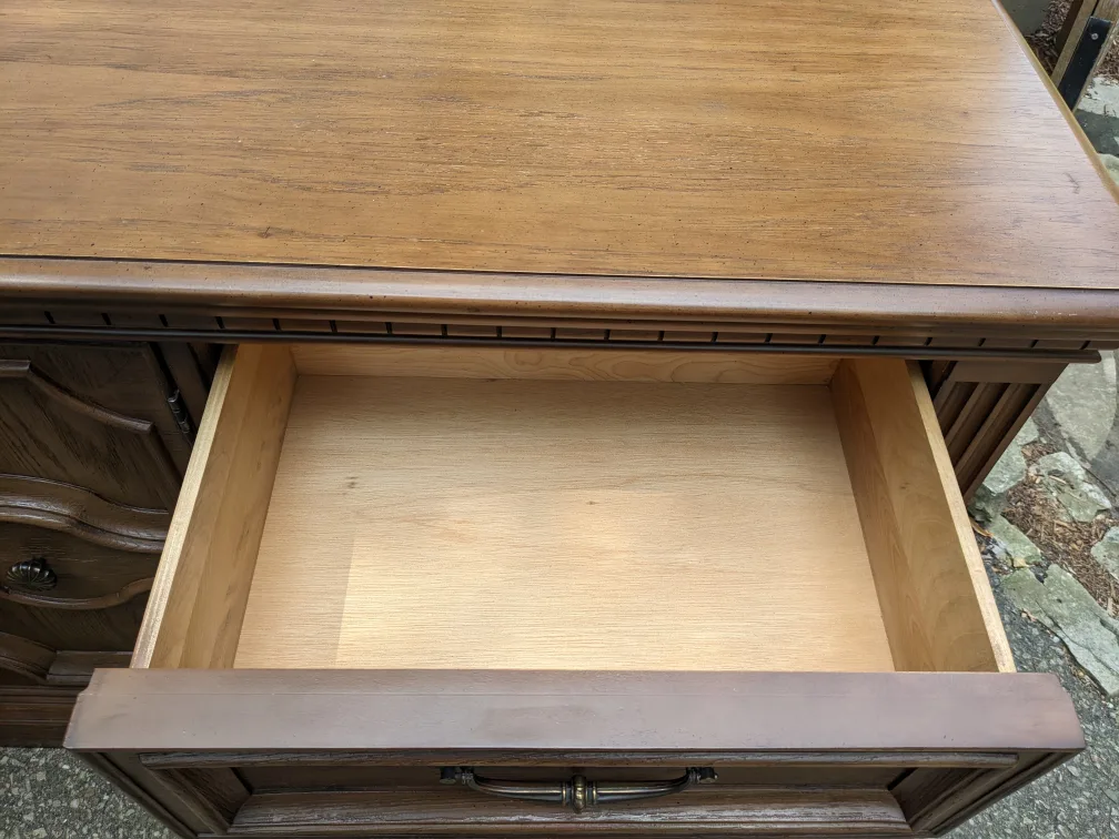 9 Drawer Dresser By Kroehler image indicator(8)