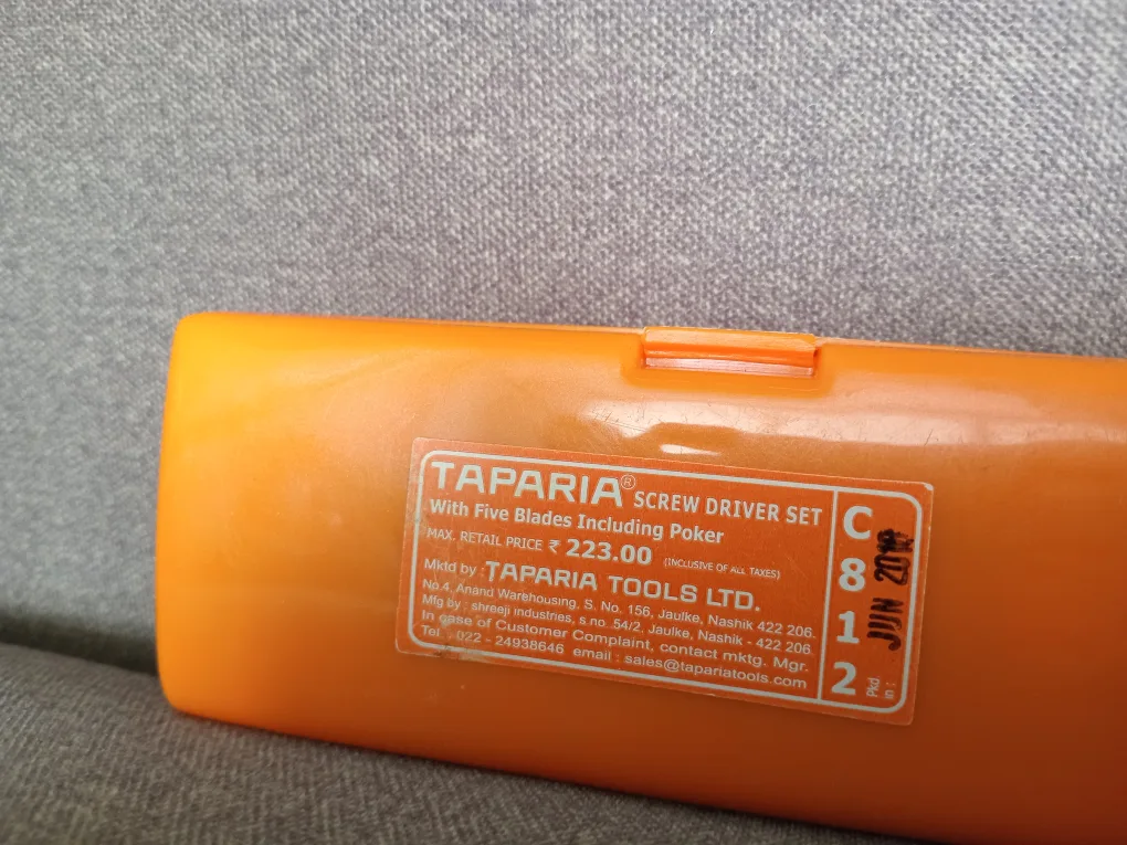 Taparia 812 Screwdriver Set w/ 5 Blades image indicator(2)