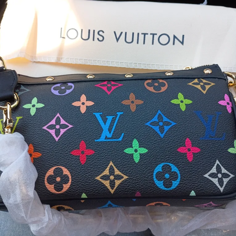 Louis Vuitton Multi Pochette Accessoires thumbnail