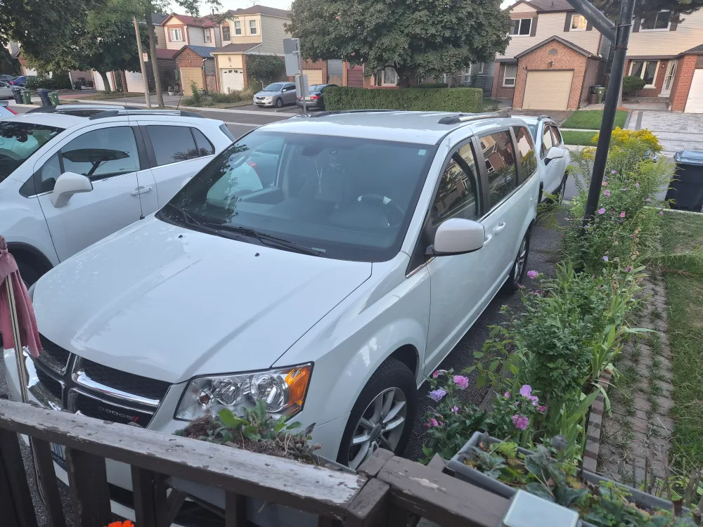 Dodge Grand Caravan - White Minivan thumbnail