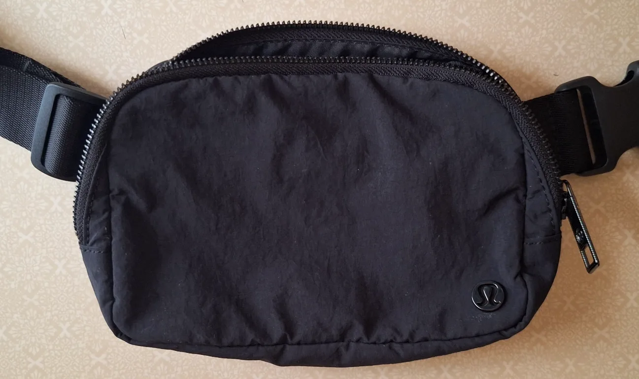 Lululemon Everywhere Belt Bag Black thumbnail