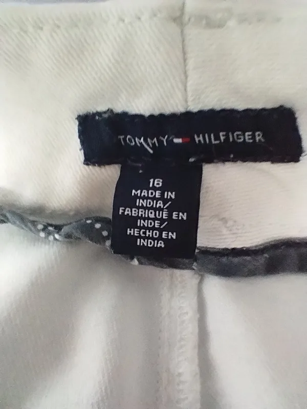 Tommy Hilfiger White Capris - Size 16 image indicator(3)