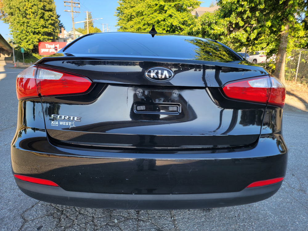 2015 Kia Forte Black Sedan/Clean title/Financing available - photo 3