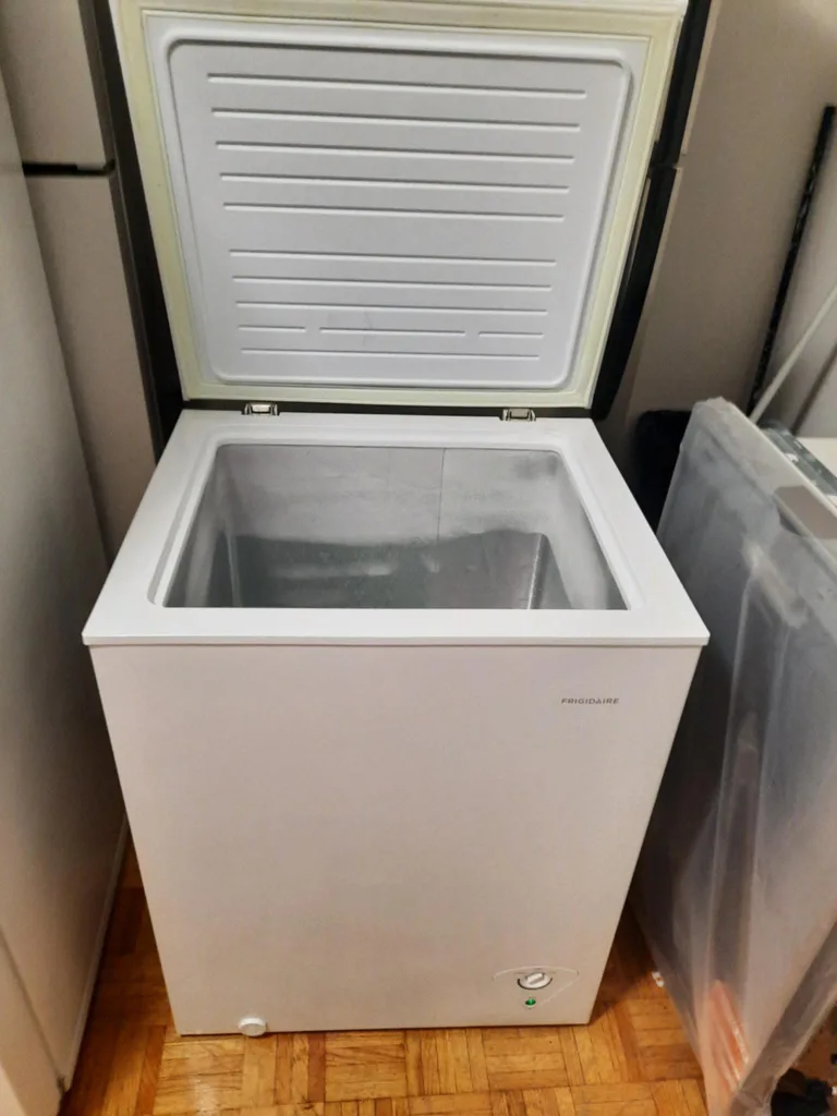 Frigidaire Chest Freezer thumbnail
