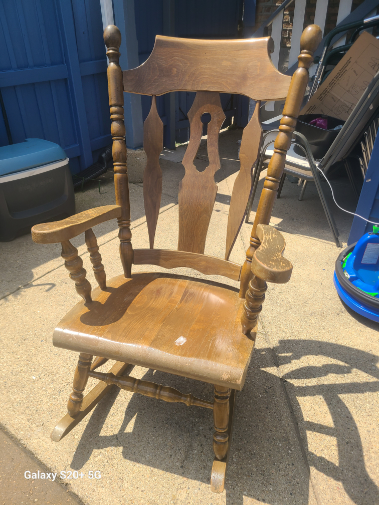 Wooden Rocking Chair - photo 5