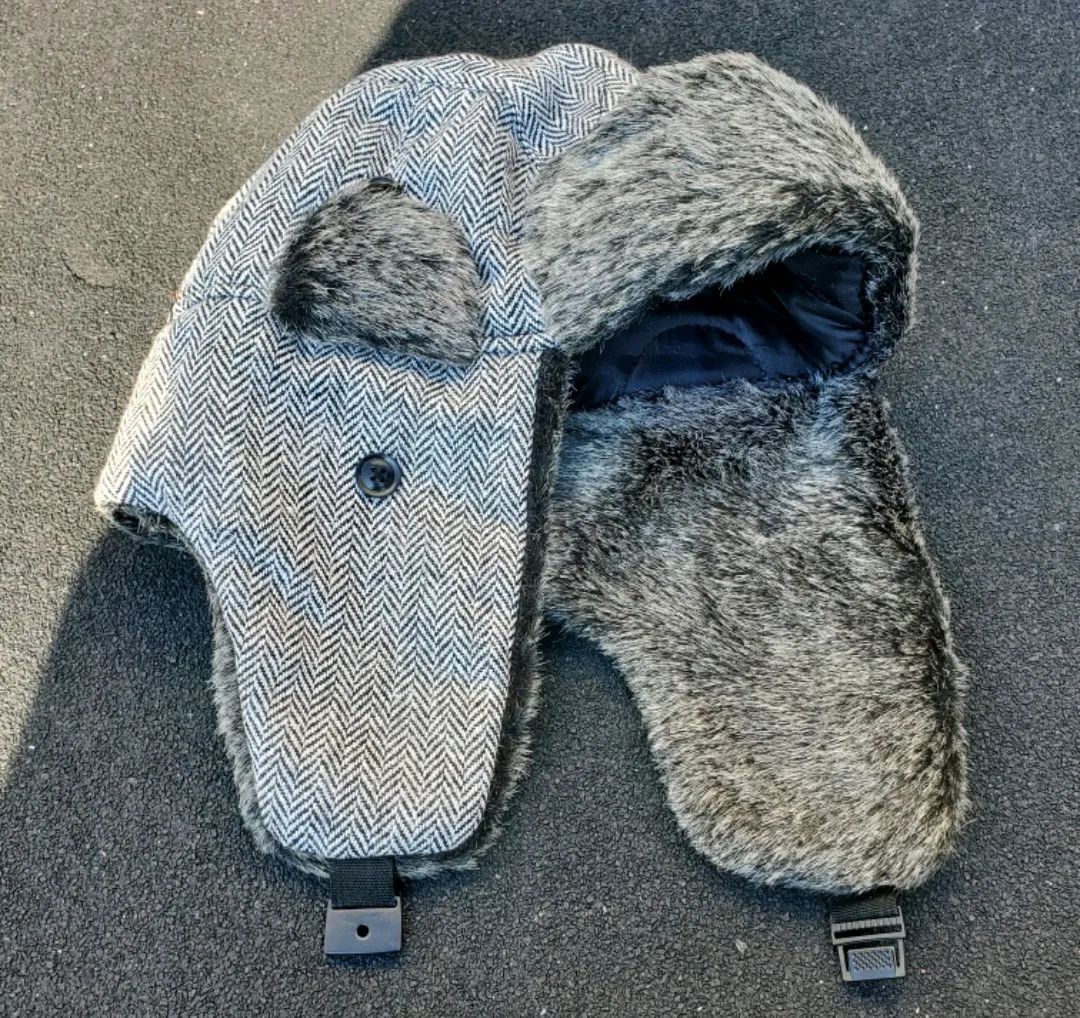 Grey trapper hat with faux fur lining thumbnail