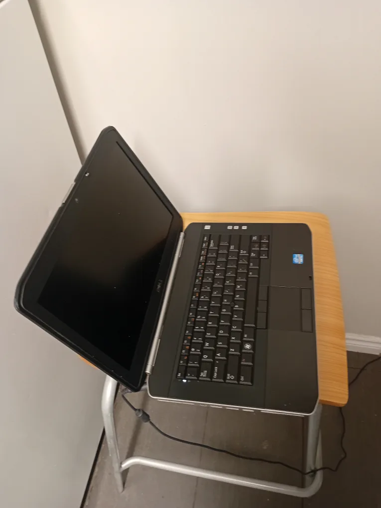 Dell laptop Windows 11 Intel i5 HDMI image indicator(6)